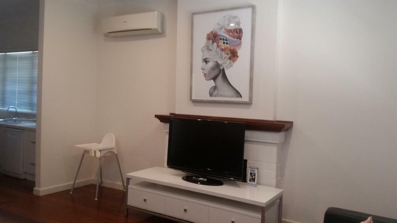 Leisurely Manor - Spacious Three Bedroom Home In Fremantle Exterior photo